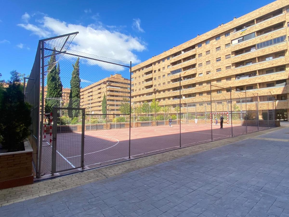 شقة Aires De Toledo-Parque Warner Y Madrid En Familia المظهر الخارجي الصورة